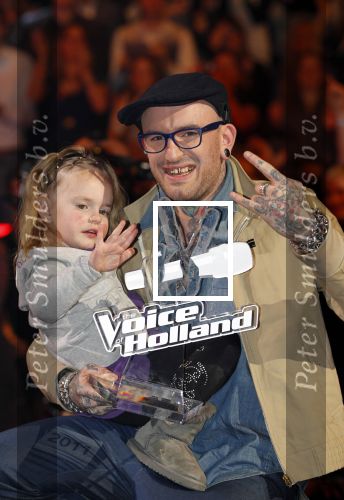 Ede 21 januari 2011
Finale van TVOH The voice of Holland in Ede gepresenteerd door Wendy v Dijk en Martijn Krabbe. Ben Saunders wint uiteindelijk. Ben met dochter en Roel v Velsen
Peter Smulders bv