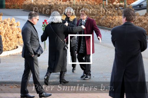 Emmeloord 10 december 2021
Begrafenis Arie Ribbens .Aanwezig zijn vrouw Cea Ribbens zijn dochter met gezin en oa Bonnie St Claire en Jacques Herb met zijn vrouw . De man van Bonnie Anne Jan Jongbloed verzorgt de uitvaart.