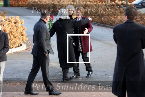 Emmeloord 10 december 2021
Begrafenis Arie Ribbens .Aanwezig zijn vrouw Cea Ribbens zijn dochter met gezin en oa Bonnie St Claire en Jacques Herb met zijn vrouw . De man van Bonnie Anne Jan Jongbloed verzorgt de uitvaart.