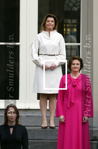 Den haag 10 januari 2022
Balkonscene nieuwe kabinet op paleis Noordeinde.
Koning Willem Alexander Mark Rutte Wopke Hoekstra Hugo de Jonge Kasja ollongren Liesje Schreinemacher Franc Weerwind Dilan Yesilgoz Hanke Bruins Robbert Dijkgraaf Dennis Wiersma Mark Harbers Micky Adriaansens Rob Jetten Henk Staghouwer Christianne v d Wal Karien v Gennip Carola Schouten Ernst Kuipers en Conny Helder .