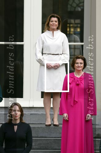 Den haag 10 januari 2022
Balkonscene nieuwe kabinet op paleis Noordeinde.
Koning Willem Alexander Mark Rutte Wopke Hoekstra Hugo de Jonge Kasja ollongren Liesje Schreinemacher Franc Weerwind Dilan Yesilgoz Hanke Bruins Robbert Dijkgraaf Dennis Wiersma Mark Harbers Micky Adriaansens Rob Jetten Henk Staghouwer Christianne v d Wal Karien v Gennip Carola Schouten Ernst Kuipers en Conny Helder .