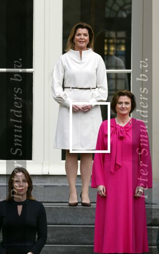 Den haag 10 januari 2022
Balkonscene nieuwe kabinet op paleis Noordeinde.
Koning Willem Alexander Mark Rutte Wopke Hoekstra Hugo de Jonge Kasja ollongren Liesje Schreinemacher Franc Weerwind Dilan Yesilgoz Hanke Bruins Robbert Dijkgraaf Dennis Wiersma Mark Harbers Micky Adriaansens Rob Jetten Henk Staghouwer Christianne v d Wal Karien v Gennip Carola Schouten Ernst Kuipers en Conny Helder .