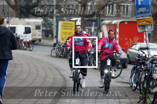 Amsterdam 23 december 2021
Dave Roelvink en een colega als fietskoerier voor Flink in Amsterdam zuid.
