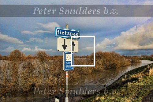 Zaltbommel, 19 Januari 2011
De Hurwenense Kil is in zijn huidige vorm ontstaan in het jaar 1639. Toen werd een oude meander van de Waal door de mens afgesneden van de rivier. De oude loop van de rivier is nog duidelijk in het landschap te herkennen. Bij hoog water in de rivier stroomt het water door het gebied heen en hierdoor ontstaat een uitermate rijk natuurgebied. Het is dan ook geen wonder dat De Kil van Hurwenen uitgeroepen is tot natuurreservaat. Natuurreservaat