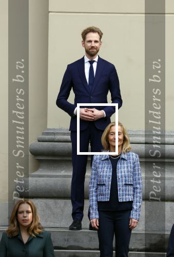 Den haag 10 januari 2022
Balkonscene nieuwe kabinet op paleis Noordeinde.
Koning Willem Alexander Mark Rutte Wopke Hoekstra Hugo de Jonge Kasja ollongren Liesje Schreinemacher Franc Weerwind Dilan Yesilgoz Hanke Bruins Robbert Dijkgraaf Dennis Wiersma Mark Harbers Micky Adriaansens Rob Jetten Henk Staghouwer Christianne v d Wal Karien v Gennip Carola Schouten Ernst Kuipers en Conny Helder .