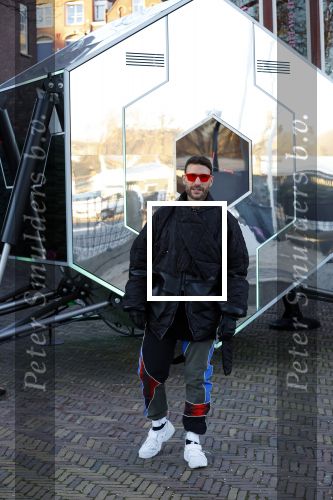 Amsterdam 21 december 2021
Dj Don Diablo met zijn NFT kunstwerk bij Moco museum