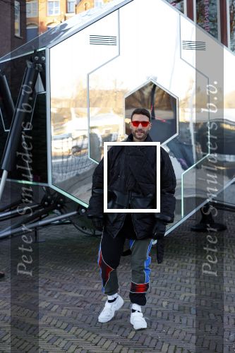 Amsterdam 21 december 2021
Dj Don Diablo met zijn NFT kunstwerk bij Moco museum