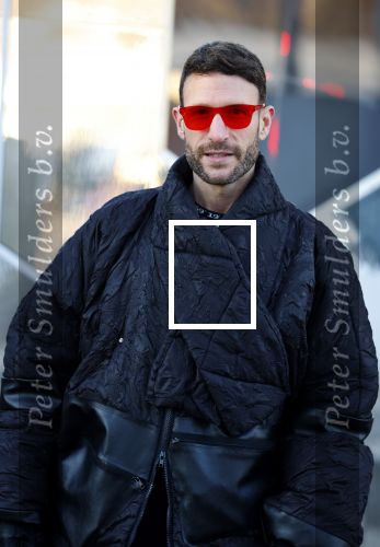 Amsterdam 21 december 2021
Dj Don Diablo met zijn NFT kunstwerk bij Moco museum