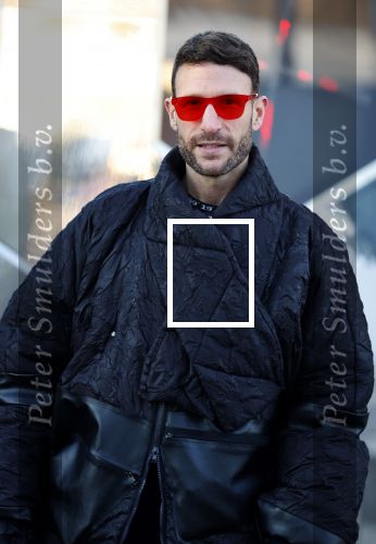 Amsterdam 21 december 2021
Dj Don Diablo met zijn NFT kunstwerk bij Moco museum