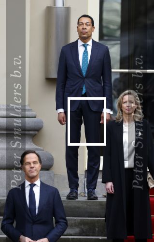 Den haag 10 januari 2022
Balkonscene nieuwe kabinet op paleis Noordeinde.
Koning Willem Alexander Mark Rutte Wopke Hoekstra Hugo de Jonge Kasja ollongren Liesje Schreinemacher Franc Weerwind Dilan Yesilgoz Hanke Bruins Robbert Dijkgraaf Dennis Wiersma Mark Harbers Micky Adriaansens Rob Jetten Henk Staghouwer Christianne v d Wal Karien v Gennip Carola Schouten Ernst Kuipers en Conny Helder .