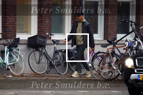 Amsterdam 14 december 2021
Frank Rijkaard wandelend in Amsterdam zuid.