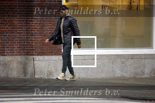 Amsterdam 14 december 2021
Frank Rijkaard wandelend in Amsterdam zuid.