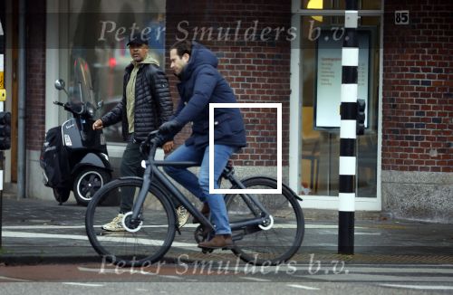 Amsterdam 14 december 2021
Frank Rijkaard wandelend in Amsterdam zuid.
