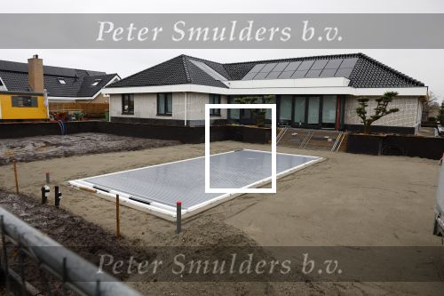 Fijnaart 4 januari 2022
Frans Bauer is al maanden zijn hele huis aan het verbouwen.