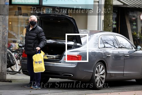 Amsterdam 4 januari 2021
Harry mens doet boodschappen op de beethovenstraat