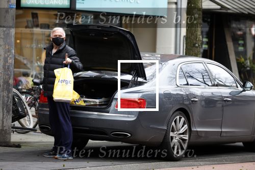 Amsterdam 4 januari 2021
Harry mens doet boodschappen op de beethovenstraat