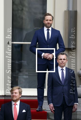 Den haag 10 januari 2022
Balkonscene nieuwe kabinet op paleis Noordeinde.
Koning Willem Alexander Mark Rutte Wopke Hoekstra Hugo de Jonge Kasja ollongren Liesje Schreinemacher Franc Weerwind Dilan Yesilgoz Hanke Bruins Robbert Dijkgraaf Dennis Wiersma Mark Harbers Micky Adriaansens Rob Jetten Henk Staghouwer Christianne v d Wal Karien v Gennip Carola Schouten Ernst Kuipers en Conny Helder .