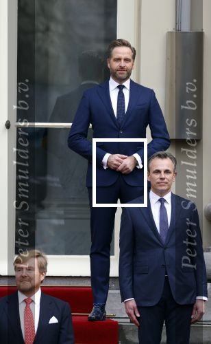 Den haag 10 januari 2022
Balkonscene nieuwe kabinet op paleis Noordeinde.
Koning Willem Alexander Mark Rutte Wopke Hoekstra Hugo de Jonge Kasja ollongren Liesje Schreinemacher Franc Weerwind Dilan Yesilgoz Hanke Bruins Robbert Dijkgraaf Dennis Wiersma Mark Harbers Micky Adriaansens Rob Jetten Henk Staghouwer Christianne v d Wal Karien v Gennip Carola Schouten Ernst Kuipers en Conny Helder .