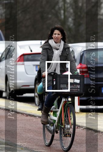 Amsterdam 19 januari 2011
Isa Hoes op de fiets in Amsterdam.
Peter Smulders bv