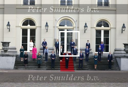 Den haag 10 januari 2022
Balkonscene nieuwe kabinet op paleis Noordeinde.
Koning Willem Alexander Mark Rutte Wopke Hoekstra Hugo de Jonge Kasja ollongren Liesje Schreinemacher Franc Weerwind Dilan Yesilgoz Hanke Bruins Robbert Dijkgraaf Dennis Wiersma Mark Harbers Micky Adriaansens Rob Jetten Henk Staghouwer Christianne v d Wal Karien v Gennip Carola Schouten Ernst Kuipers en Conny Helder .