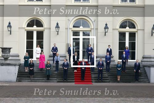 Den haag 10 januari 2022
Balkonscene nieuwe kabinet op paleis Noordeinde.
Koning Willem Alexander Mark Rutte Wopke Hoekstra Hugo de Jonge Kasja ollongren Liesje Schreinemacher Franc Weerwind Dilan Yesilgoz Hanke Bruins Robbert Dijkgraaf Dennis Wiersma Mark Harbers Micky Adriaansens Rob Jetten Henk Staghouwer Christianne v d Wal Karien v Gennip Carola Schouten Ernst Kuipers en Conny Helder .