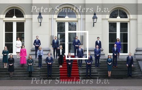 Den haag 10 januari 2022
Balkonscene nieuwe kabinet op paleis Noordeinde.
Koning Willem Alexander Mark Rutte Wopke Hoekstra Hugo de Jonge Kasja ollongren Liesje Schreinemacher Franc Weerwind Dilan Yesilgoz Hanke Bruins Robbert Dijkgraaf Dennis Wiersma Mark Harbers Micky Adriaansens Rob Jetten Henk Staghouwer Christianne v d Wal Karien v Gennip Carola Schouten Ernst Kuipers en Conny Helder .