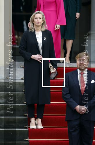 Den haag 10 januari 2022
Balkonscene nieuwe kabinet op paleis Noordeinde.
Koning Willem Alexander Mark Rutte Wopke Hoekstra Hugo de Jonge Kasja ollongren Liesje Schreinemacher Franc Weerwind Dilan Yesilgoz Hanke Bruins Robbert Dijkgraaf Dennis Wiersma Mark Harbers Micky Adriaansens Rob Jetten Henk Staghouwer Christianne v d Wal Karien v Gennip Carola Schouten Ernst Kuipers en Conny Helder .