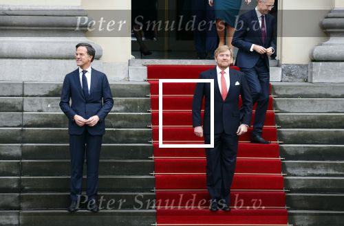 Den haag 10 januari 2022
Balkonscene nieuwe kabinet op paleis Noordeinde.
Koning Willem Alexander Mark Rutte Wopke Hoekstra Hugo de Jonge Kasja ollongren Liesje Schreinemacher Franc Weerwind Dilan Yesilgoz Hanke Bruins Robbert Dijkgraaf Dennis Wiersma Mark Harbers Micky Adriaansens Rob Jetten Henk Staghouwer Christianne v d Wal Karien v Gennip Carola Schouten Ernst Kuipers en Conny Helder .