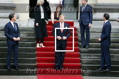 Den haag 10 januari 2022
Balkonscene nieuwe kabinet op paleis Noordeinde.
Koning Willem Alexander Mark Rutte Wopke Hoekstra Hugo de Jonge Kasja ollongren Liesje Schreinemacher Franc Weerwind Dilan Yesilgoz Hanke Bruins Robbert Dijkgraaf Dennis Wiersma Mark Harbers Micky Adriaansens Rob Jetten Henk Staghouwer Christianne v d Wal Karien v Gennip Carola Schouten Ernst Kuipers en Conny Helder .