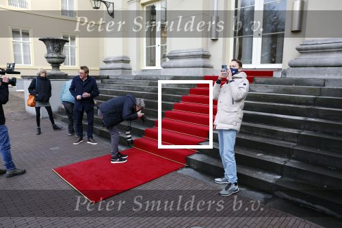 Den haag 10 januari 2022
Balkonscene nieuwe kabinet op paleis Noordeinde.
Koning Willem Alexander Mark Rutte Wopke Hoekstra Hugo de Jonge Kasja ollongren Liesje Schreinemacher Franc Weerwind Dilan Yesilgoz Hanke Bruins Robbert Dijkgraaf Dennis Wiersma Mark Harbers Micky Adriaansens Rob Jetten Henk Staghouwer Christianne v d Wal Karien v Gennip Carola Schouten Ernst Kuipers en Conny Helder . Rode loper met daarop stickers met de namen van oa Koning Willem Alexander