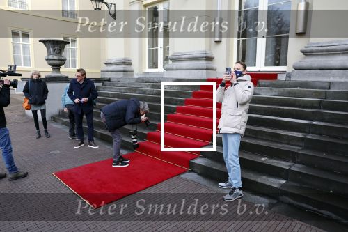 Den haag 10 januari 2022
Balkonscene nieuwe kabinet op paleis Noordeinde.
Koning Willem Alexander Mark Rutte Wopke Hoekstra Hugo de Jonge Kasja ollongren Liesje Schreinemacher Franc Weerwind Dilan Yesilgoz Hanke Bruins Robbert Dijkgraaf Dennis Wiersma Mark Harbers Micky Adriaansens Rob Jetten Henk Staghouwer Christianne v d Wal Karien v Gennip Carola Schouten Ernst Kuipers en Conny Helder . Rode loper met daarop stickers met de namen van oa Koning Willem Alexander