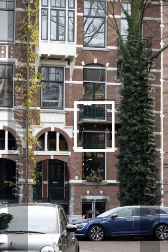 Amsterdam 22 december 2021
Lil Kleine en jaimie Vaes met hun zoon Lion op de cofnelis schuytstraat.