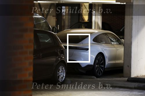Alkmaar 18 en 19 december 2021
Het appartement van marco Borsato . Zijn porsche staat in de garage .