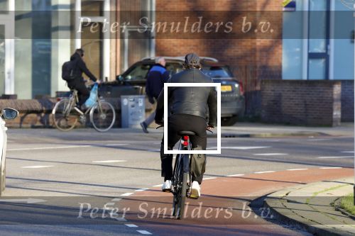 Alkmaar 21 december 2021
Marco Borsato met mondkapje op zijn van Moof fiets in Alkmaar
