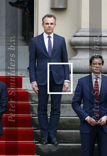Den haag 10 januari 2022
Balkonscene nieuwe kabinet op paleis Noordeinde.
Koning Willem Alexander Mark Rutte Wopke Hoekstra Hugo de Jonge Kasja ollongren Liesje Schreinemacher Franc Weerwind Dilan Yesilgoz Hanke Bruins Robbert Dijkgraaf Dennis Wiersma Mark Harbers Micky Adriaansens Rob Jetten Henk Staghouwer Christianne v d Wal Karien v Gennip Carola Schouten Ernst Kuipers en Conny Helder .