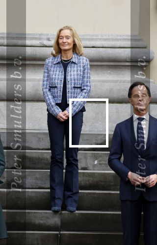 Den haag 10 januari 2022
Balkonscene nieuwe kabinet op paleis Noordeinde.
Koning Willem Alexander Mark Rutte Wopke Hoekstra Hugo de Jonge Kasja ollongren Liesje Schreinemacher Franc Weerwind Dilan Yesilgoz Hanke Bruins Robbert Dijkgraaf Dennis Wiersma Mark Harbers Micky Adriaansens Rob Jetten Henk Staghouwer Christianne v d Wal Karien v Gennip Carola Schouten Ernst Kuipers en Conny Helder .