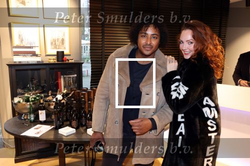 Amsterdam 4 december 2021
Opening winkel Layer in Amsterdam zuid.
Norman Ramazan met een vriendin