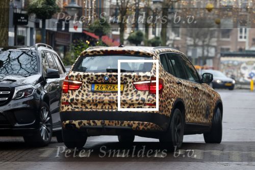 Amsterdam 23 december 2021
Patty Brard haar auto helemaal in tijger print