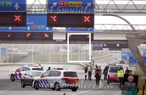 Maarssen 6 januari 2021
De A2 bij Maarssen is 2 uur afgesloten geweest na een achtervolging wat met mogelijke aanslag op John v d Heuvel te maken had.