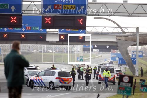 Maarssen 6 januari 2021
De A2 bij Maarssen is 2 uur afgesloten geweest na een achtervolging wat met mogelijke aanslag op John v d Heuvel te maken had.