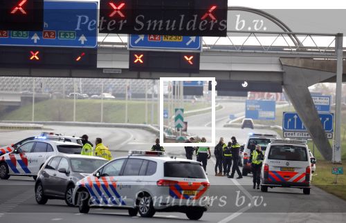Maarssen 6 januari 2021
De A2 bij Maarssen is 2 uur afgesloten geweest na een achtervolging wat met mogelijke aanslag op John v d Heuvel te maken had.