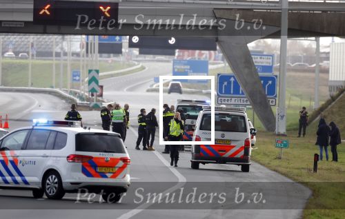 Maarssen 6 januari 2021
De A2 bij Maarssen is 2 uur afgesloten geweest na een achtervolging wat met mogelijke aanslag op John v d Heuvel te maken had.