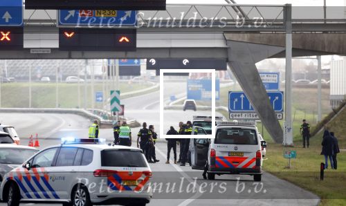 Maarssen 6 januari 2021
De A2 bij Maarssen is 2 uur afgesloten geweest na een achtervolging wat met mogelijke aanslag op John v d Heuvel te maken had.