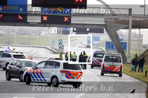 Maarssen 6 januari 2021
De A2 bij Maarssen is 2 uur afgesloten geweest na een achtervolging wat met mogelijke aanslag op John v d Heuvel te maken had.