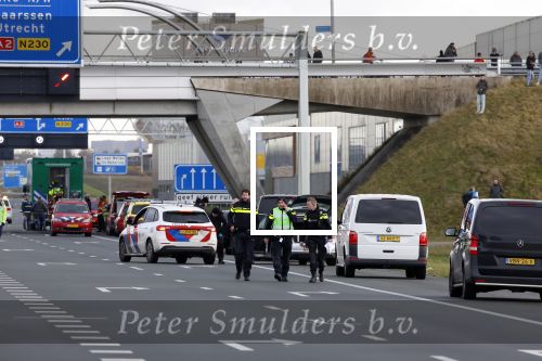 Maarssen 6 januari 2021
De A2 bij Maarssen is 2 uur afgesloten geweest na een achtervolging wat met mogelijke aanslag op John v d Heuvel te maken had.