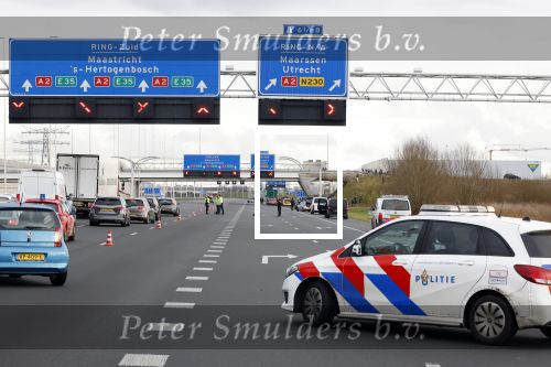 Maarssen 6 januari 2021
De A2 bij Maarssen is 2 uur afgesloten geweest na een achtervolging wat met mogelijke aanslag op John v d Heuvel te maken had.