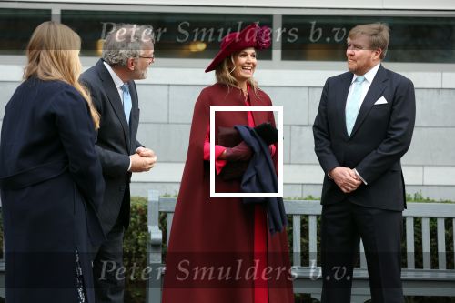 Den Haag 8 december 2021
Prinses Amalia arriveert voor de buitengewone vergadering van de Raad van State. Naast de prinses waren ook koning Willem Alexander en koningin Maxima bij de buitengewone vergadering aanwezig.
Na de vergadering ging Amalia in de tuin een boom planten.