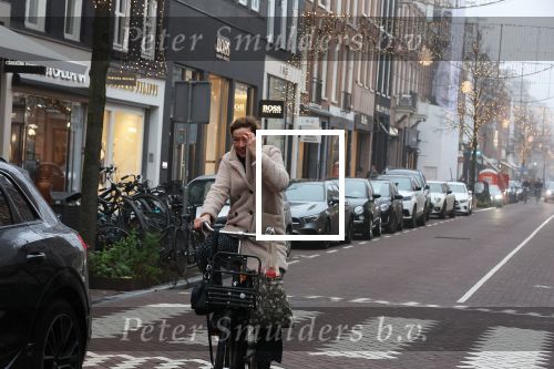 Amsterdam 4 december 2021
Prinses Marilene op de fiets op de pc hooftstraat