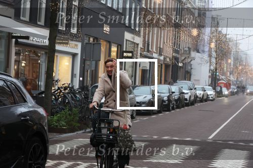 Amsterdam 4 december 2021
Prinses Marilene op de fiets op de pc hooftstraat