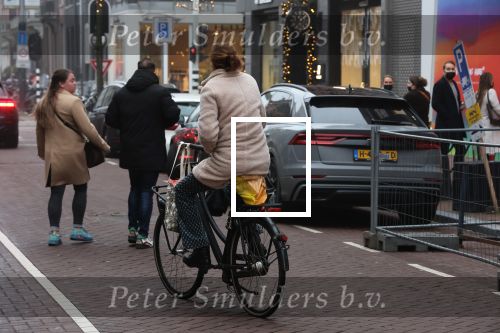Amsterdam 4 december 2021
Prinses Marilene op de fiets op de pc hooftstraat
